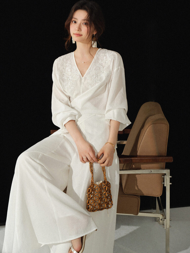 V Neck Embroidered Blouse and  - Palazzo Pant Wide 리뷰 및 가격